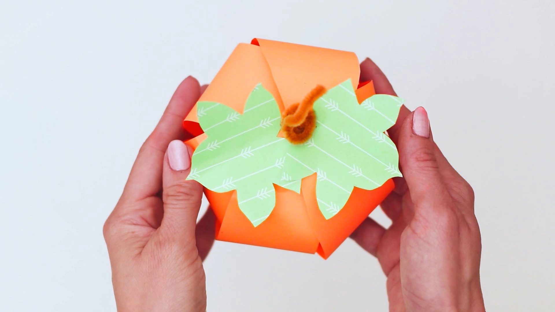 Free Printable Pumpkin Craft Template for fall for preschoolers kids and toddlers 