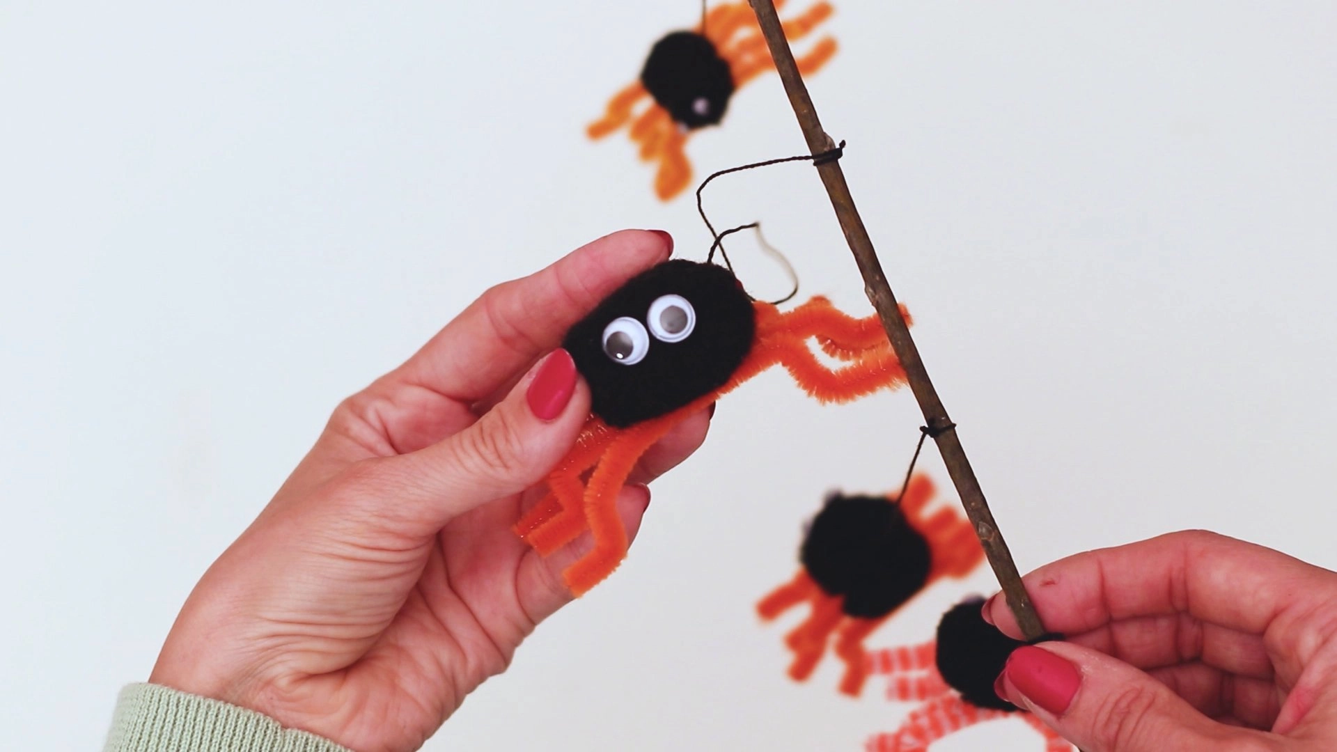 27 Pom-Pom Crafts For You and The Kids