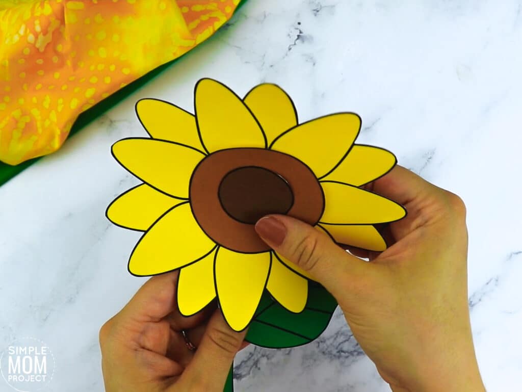 Free Printable Sunflower Flower Craft template for kids, Sunflower craft for toddlers and Sunflower craft for kindergartners