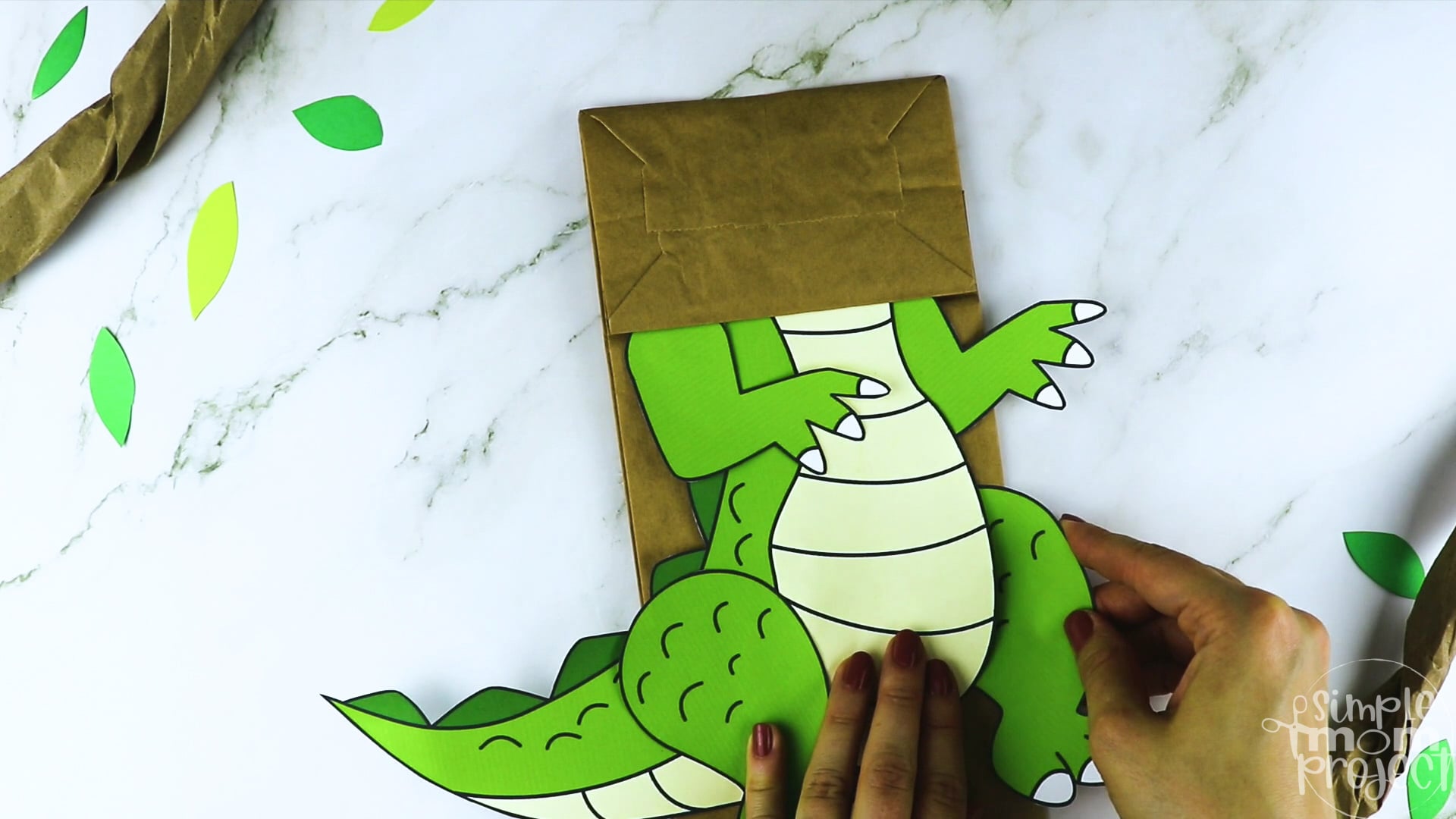 Printable Zoo Animal Alligator Paper Bag Puppet Craft for Kids, preschoolers, toddlers and kindergartners