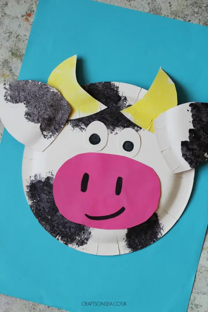 Cute Cow Crafts and cow Activity to build fine motor skills farm crafts farm theme kindergartner, kids, elementary, toddler 41