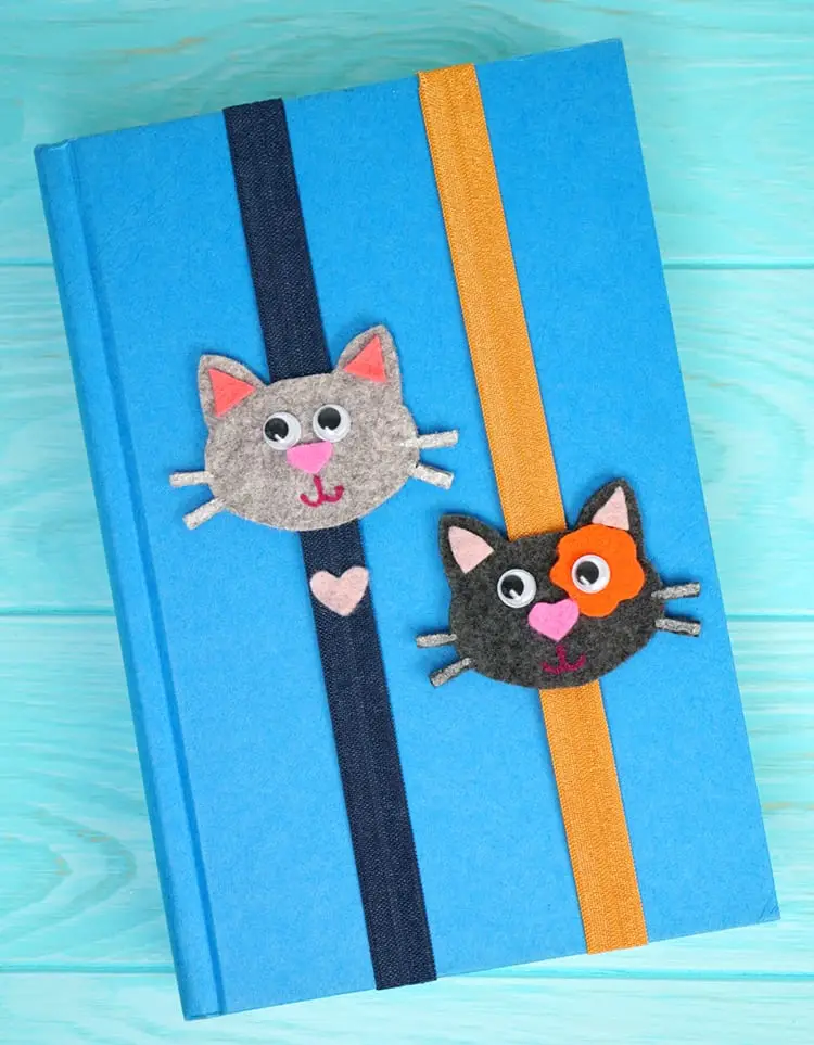 Felt cat bookmarks for toddlers, preschoolers and kindergartener kids